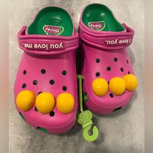 NWT Crocs Barney the Dinosaur Kids Size J4 Limited Edition Classic Clog Comfort